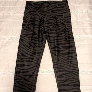 Old Navy High Waisted Powersoft 7/8 Length Side Pocket Leggings for Women